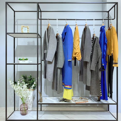 【第一樂章秋冬裝品牌服裝貨源地攤尾貨清倉處理的萬嘉惠服裝批發(fā)城】- 