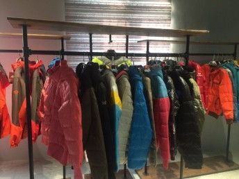 圖 卡季服飾商務(wù)男裝折扣批發(fā),品牌男裝商務(wù)庫存尾貨 成都服裝 鞋帽 箱包