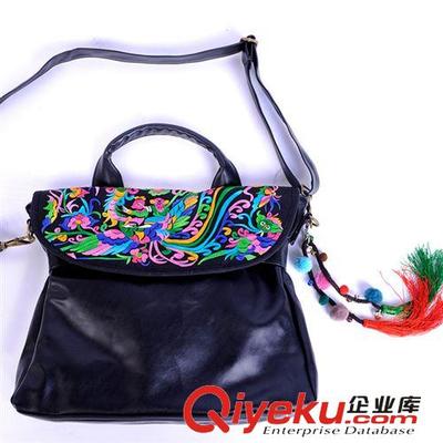 批發(fā)拍照旅游民族風繡花包女包手工絨球PU軟皮單肩斜挎手提包1302-廊坊市嫣然轉(zhuǎn)盼服裝提供批發(fā)拍照旅游民族風繡花包女包手工絨球PU軟皮單肩斜挎手提包1302的相關介紹、產(chǎn)品、服務、圖片、價格廊坊市嫣然轉(zhuǎn)盼服裝、服裝;鞋帽