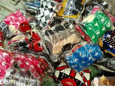 【(2圖)北京外貿(mào)服裝便宜批發(fā),女款牛仔褲毛衣衛(wèi)衣便宜服裝批】- 北京服飾/箱包/鞋帽 - 北京列舉網(wǎng)