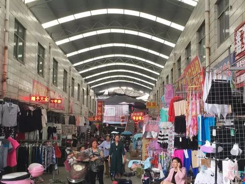 南陽車站旁 小商品批發(fā)市場 即將告別歷史舞臺
